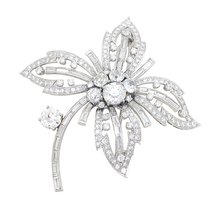 Broche "Fleur" platine, or blanc et diamants - Castafiore