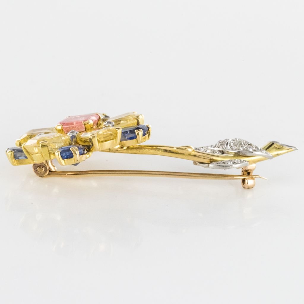 Broche fleur saphirs et diamants - Castafiore