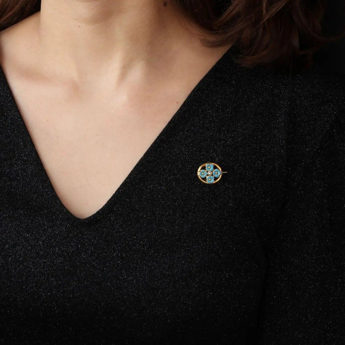 Broche Fleurs émaillées en or jaune et perle - Castafiore