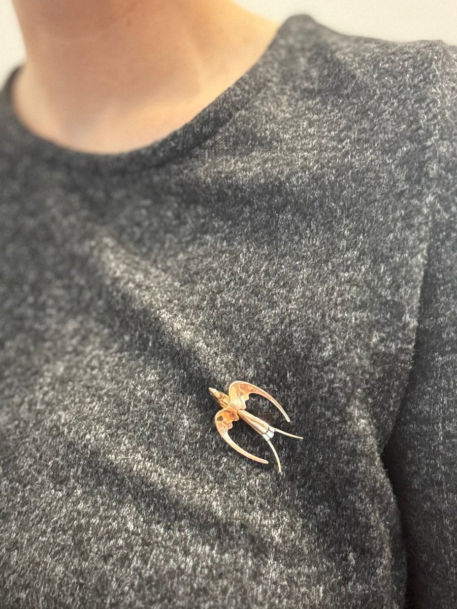 Broche Hirondelle en or rose et or blanc - Castafiore