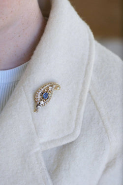 Broche motif cachemire diamants et saphir - Castafiore