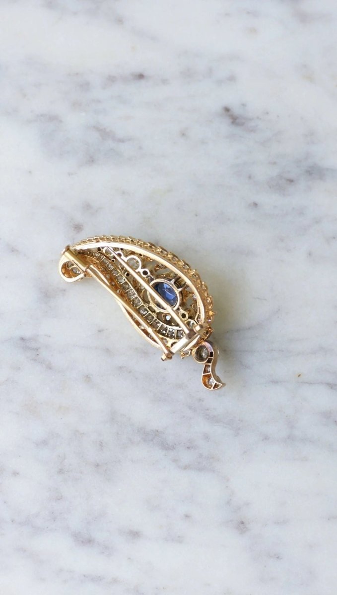Broche motif cachemire diamants et saphir - Castafiore