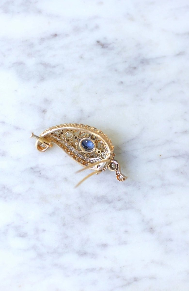 Broche motif cachemire diamants et saphir - Castafiore