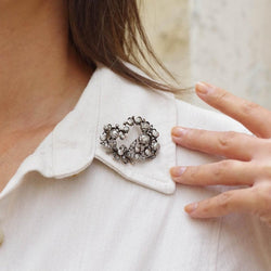 Broche Muguet ancienne en or jaune et argent avec diamants - Castafiore