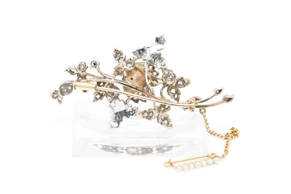 Broche Napoléon III en or jaune, argent, perles et diamants - Castafiore