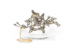 Broche Napoléon III en or jaune, argent, perles et diamants - Castafiore