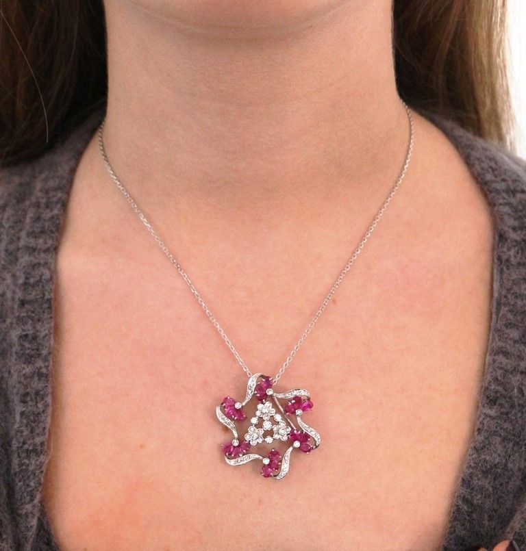 Broche Or Blanc Motif Fleur Tourbillonnant - Castafiore