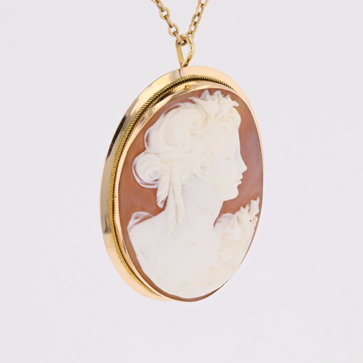 Broche pendentif camée en or jaune - Castafiore