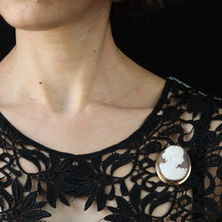 Broche pendentif camée en or jaune - Castafiore