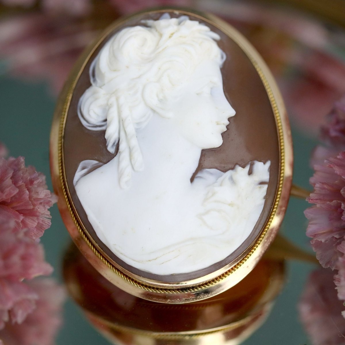 Broche pendentif camée en or jaune - Castafiore
