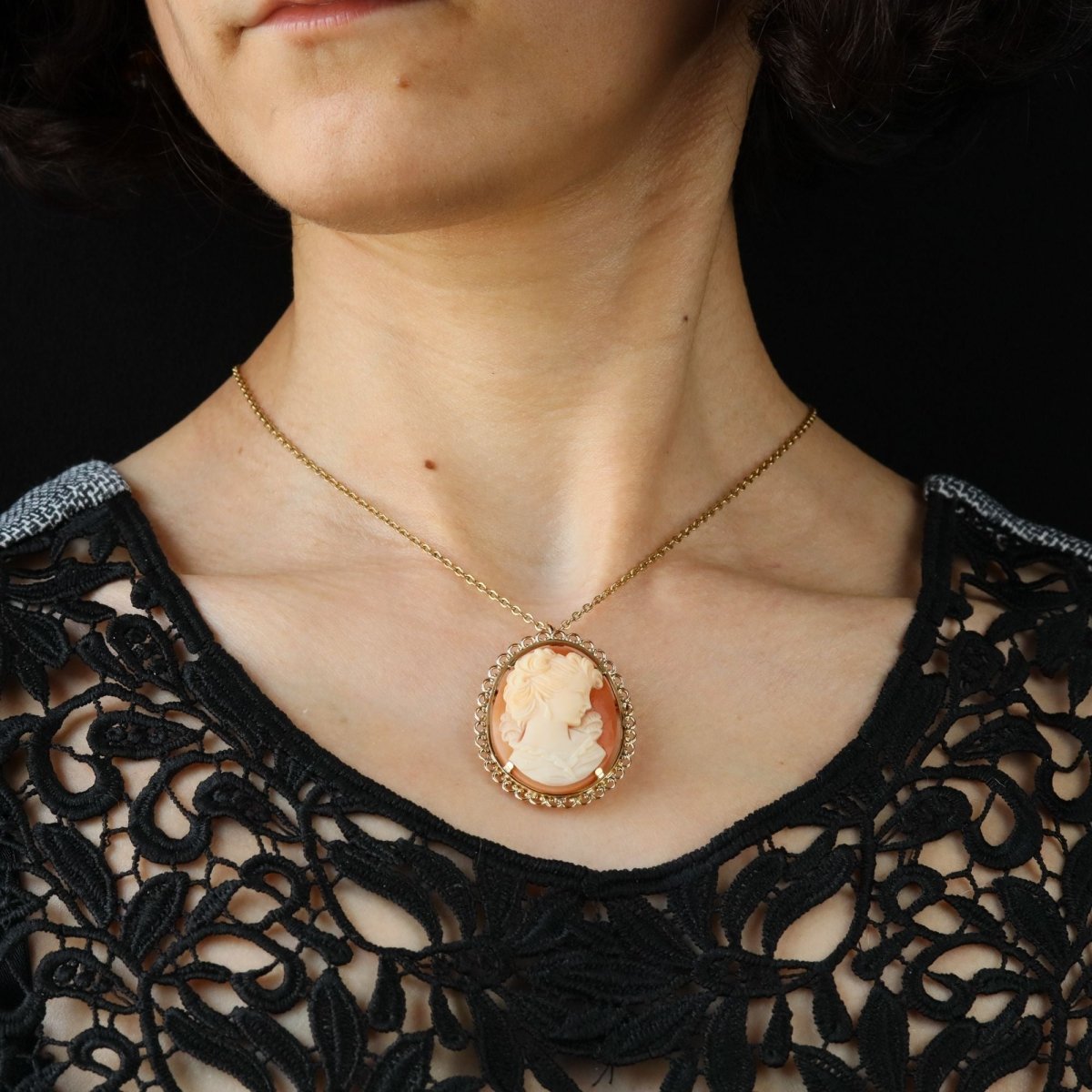 Broche pendentif camée en or jaune - Castafiore
