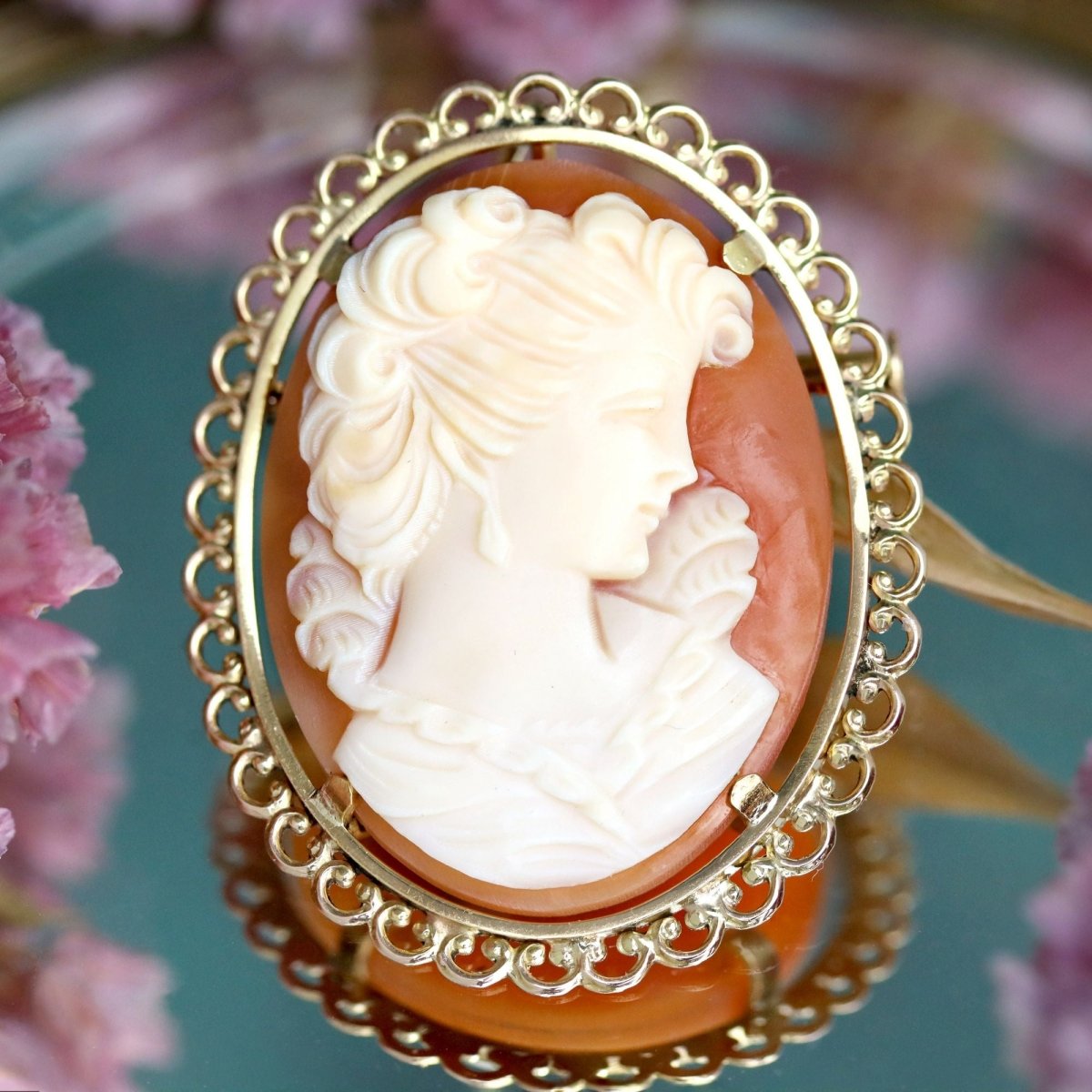 Broche pendentif camée en or jaune - Castafiore