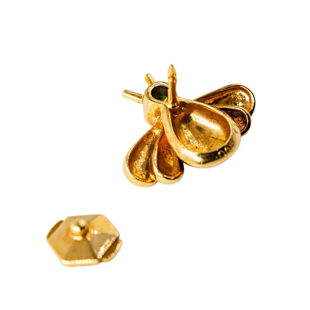 Broche Pin CARTIER "Abeille" en or jaune, émail et émeraude - Castafiore