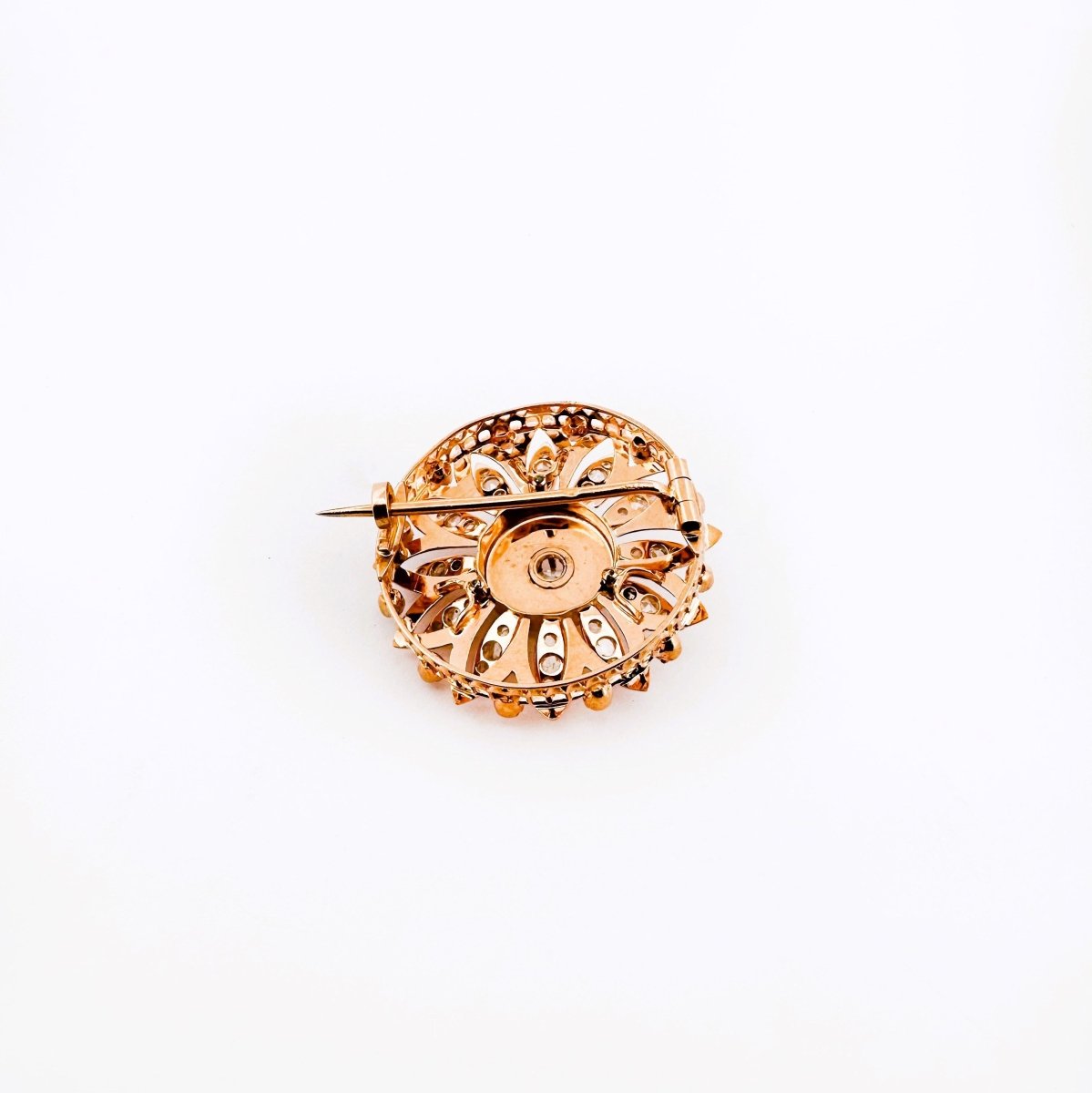 Broche ronde fleur de diamants en or rose - Castafiore