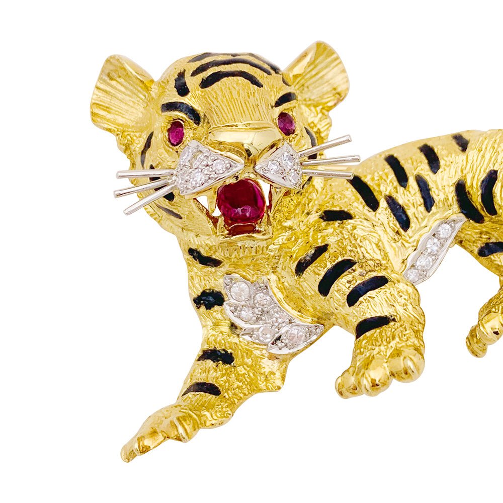 Broche SANZ "Tigre", or jaune, diamants, rubis, émail - Castafiore