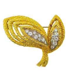 Broche Van cleef & Arpels en or jaune texturé et diamants - Castafiore