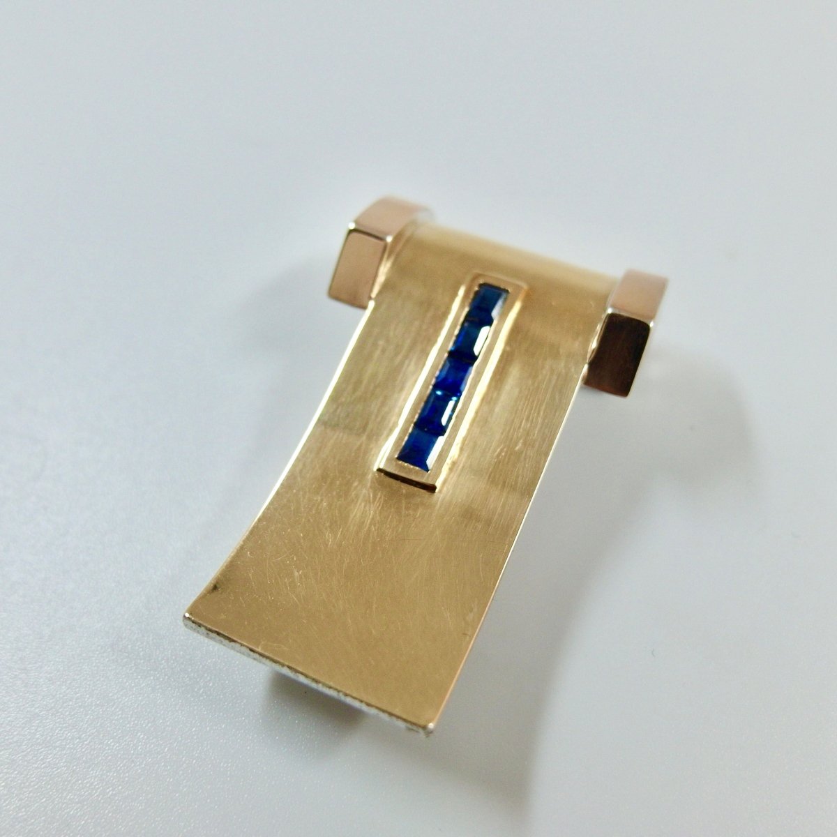 Broche/clip saphirs époque 1935 Chaumet - Castafiore