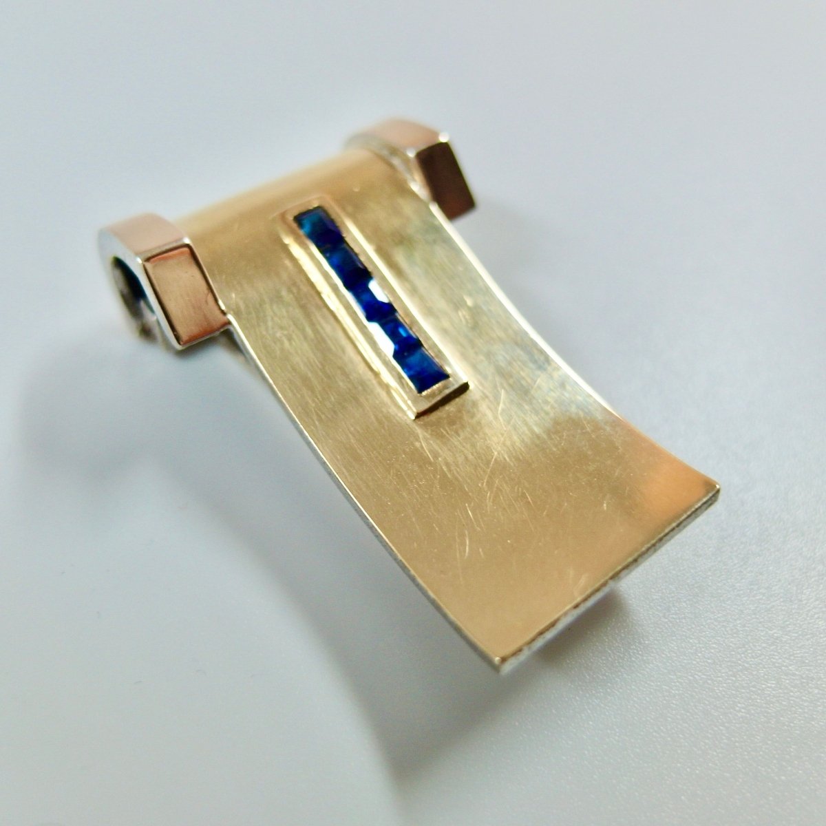 Broche/clip saphirs époque 1935 Chaumet - Castafiore