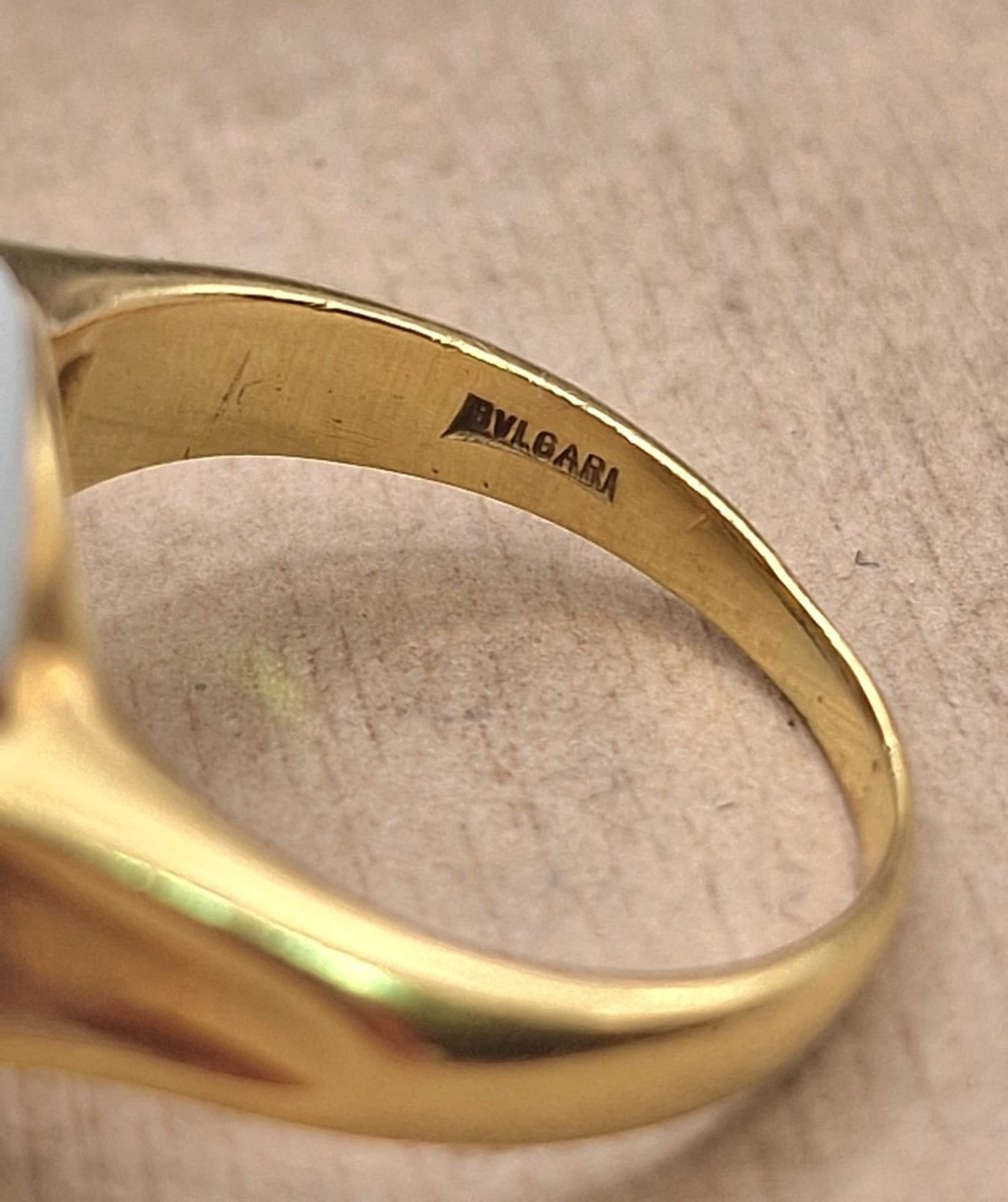 Bulgari Chandra Ring in 18kt Yellow Gold with White Porcelain, Circa 1990 - Castafiore