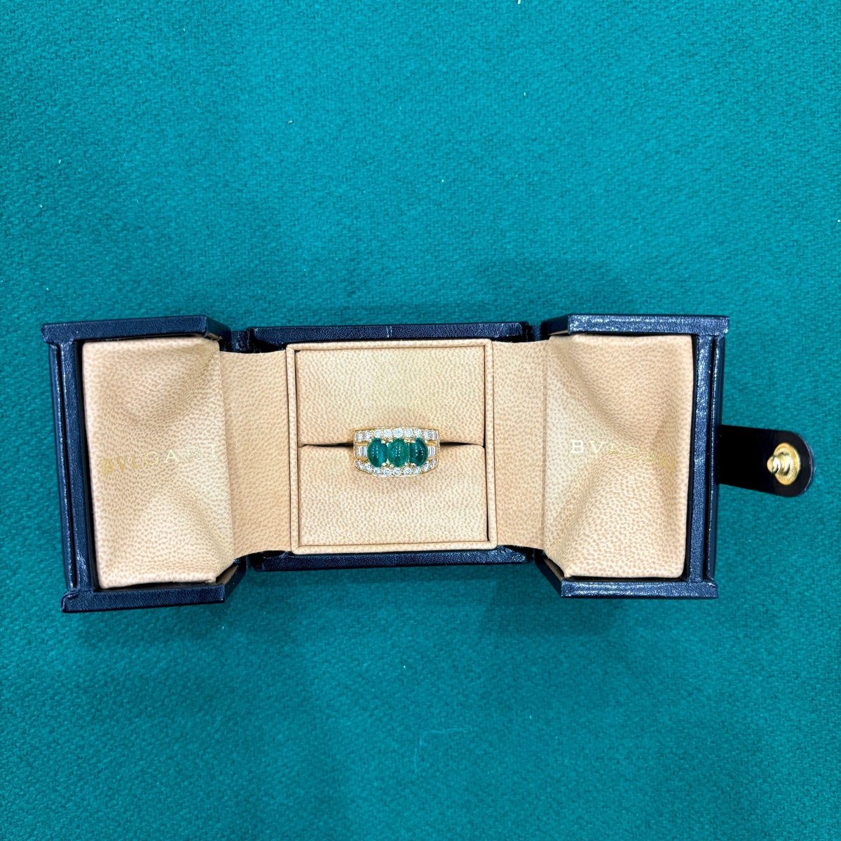 Bulgari Emerald Diamond Trombino Gold ring, CA. 1970s - Castafiore