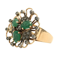 Bague Marguerite en or jaune, émeraudes et diamants