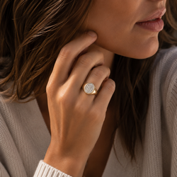Bague Chevalière en or jaune et diamants