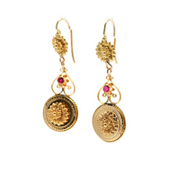 Boucles d'oreilles Pendantes en or jaune et rubis