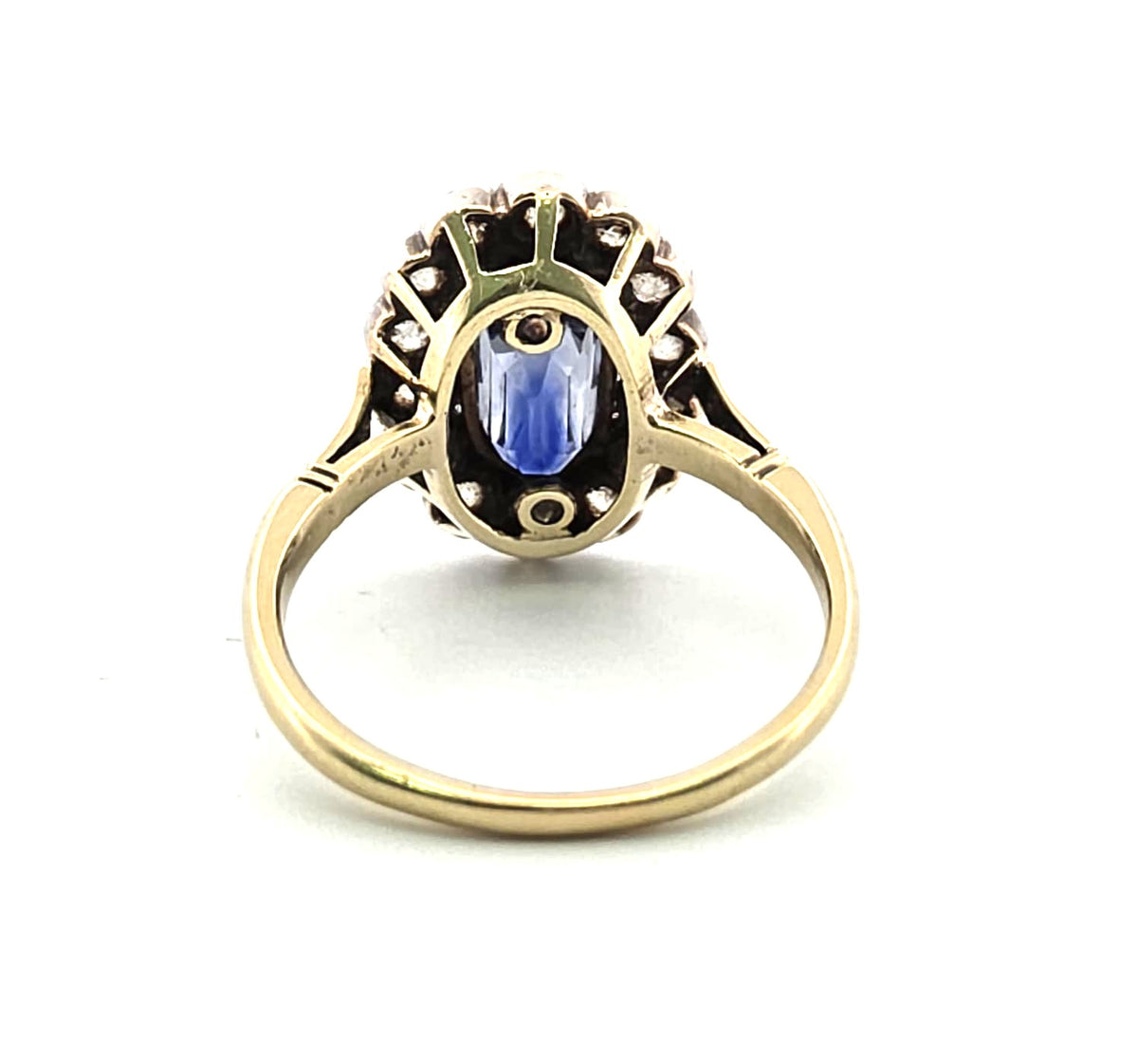 Bague Entourage en or jaune, argent, saphir et diamants