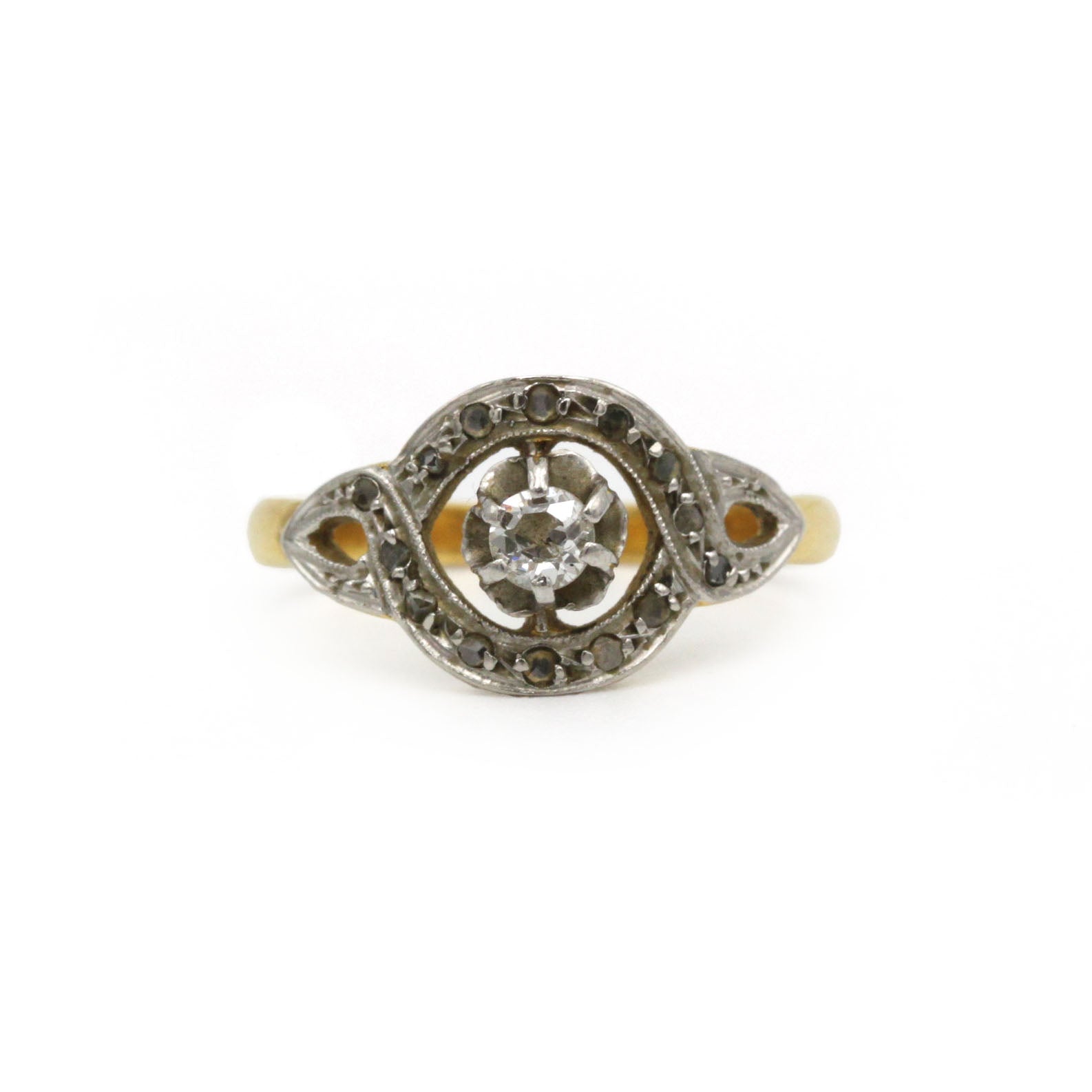 Bague en or jaune, platine et diamants