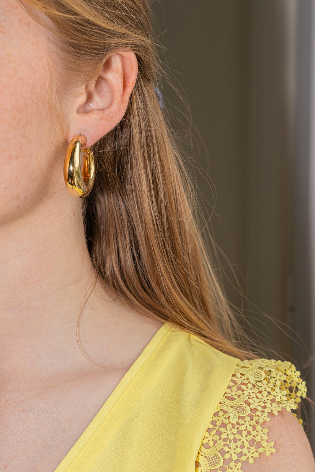 Chaumet Boucles d'oreilles Créoles  Or jaune