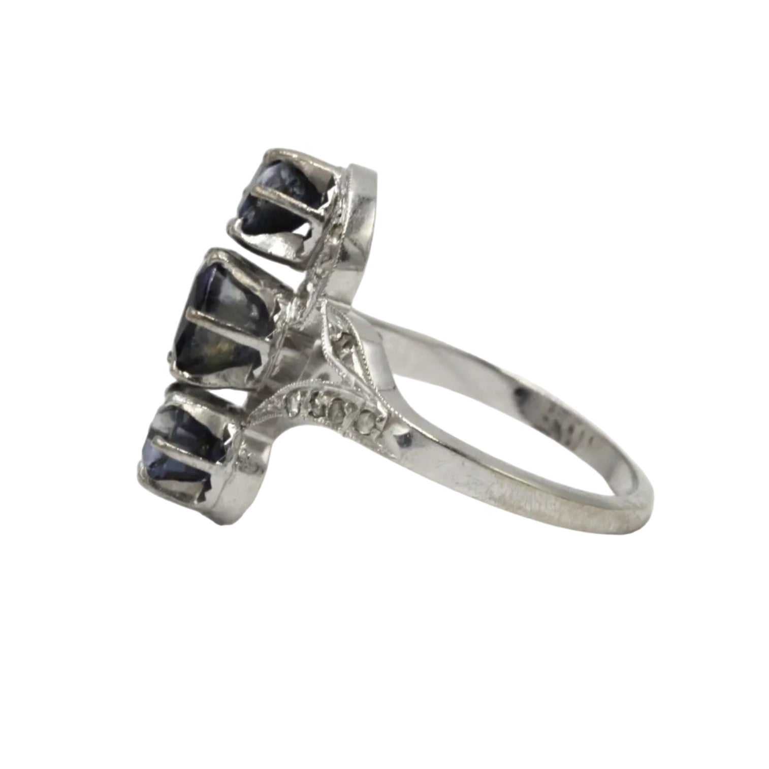 Bague Trilogie en or blanc, saphirs et diamants