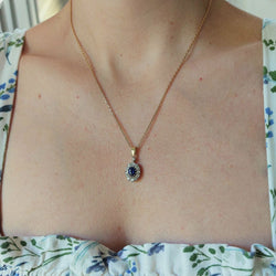 Pendentif en or jaune, saphir et diamants
