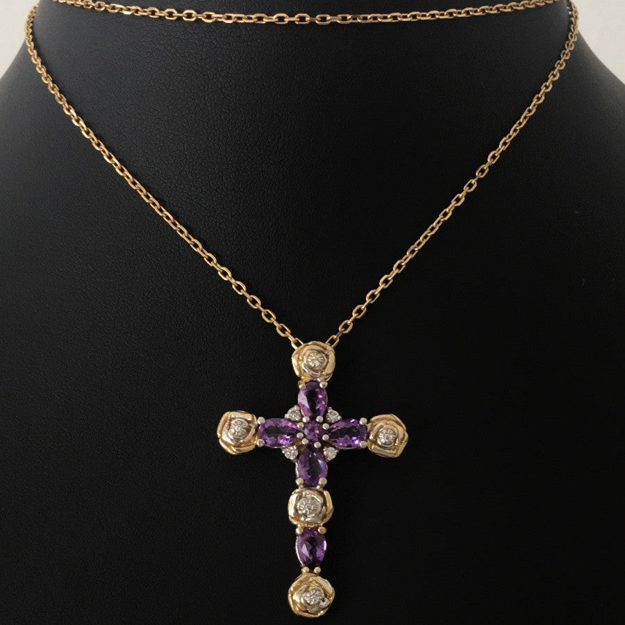 Pendentif Croix en or jaune, or blanc, améthystes, et diamants