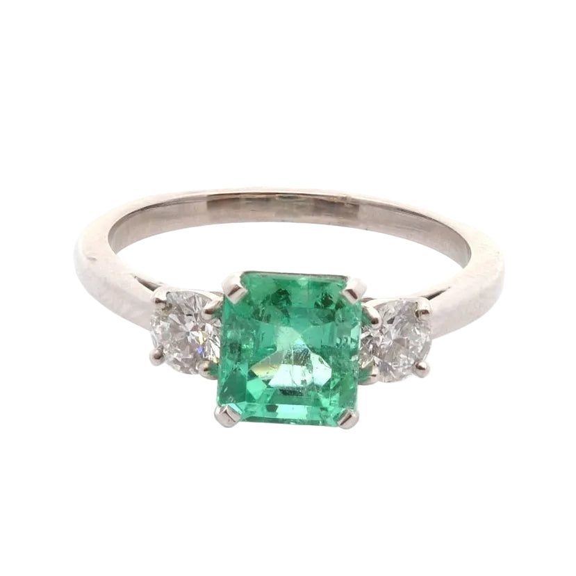 Bague Trilogie en platine, émeraude et diamants