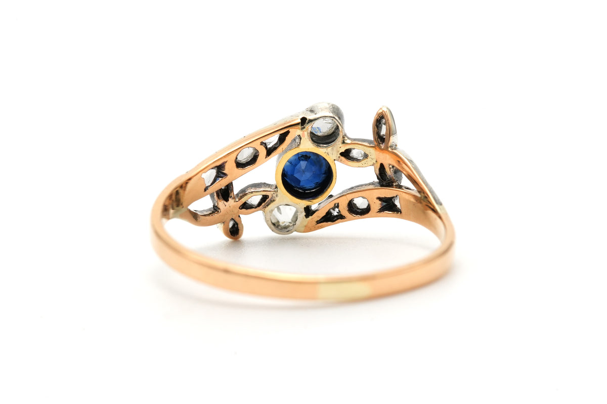 Bague en or blanc, or jaune, saphirs et diamants