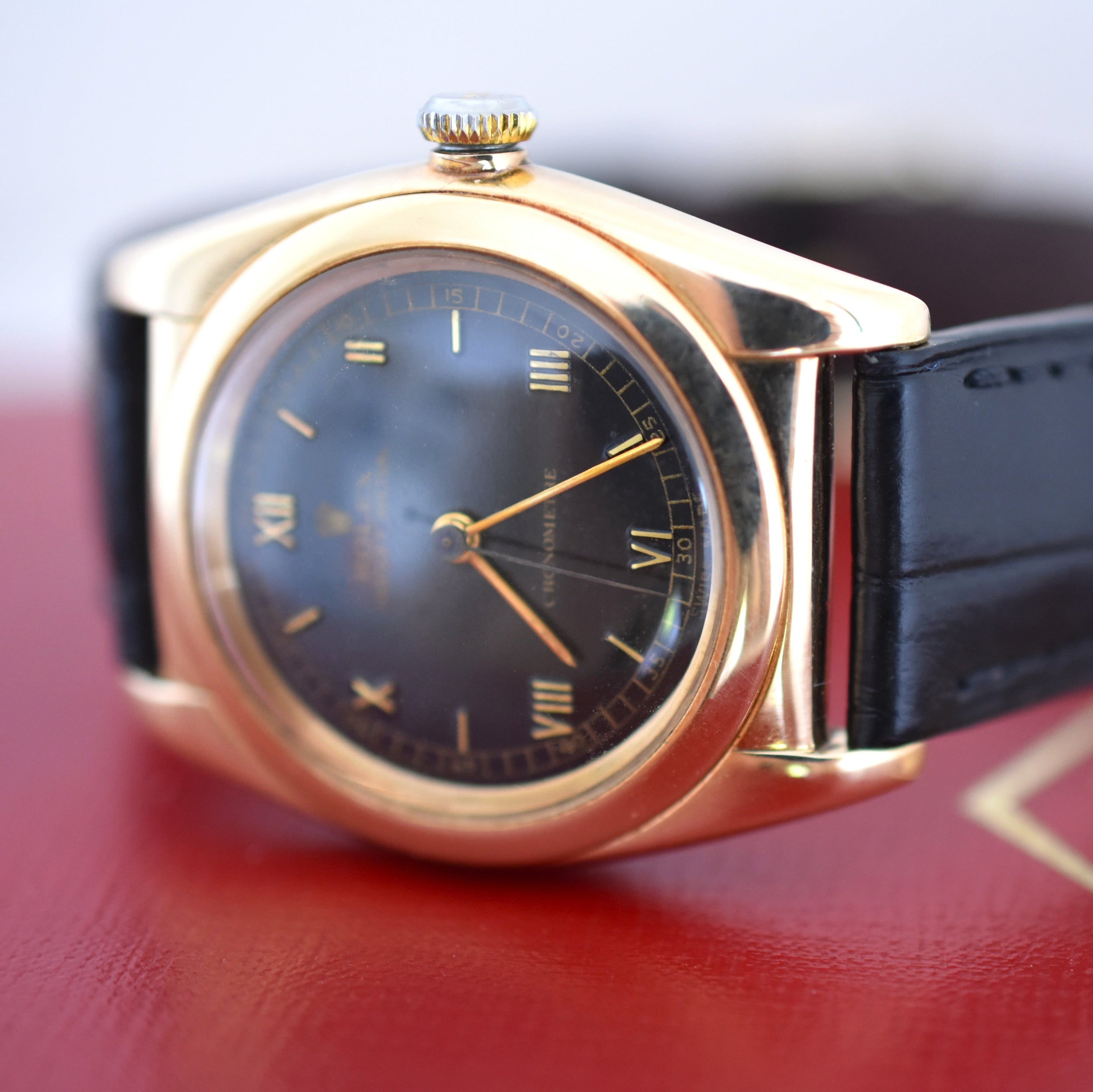 Montre ROLEX "Oyster Perpetual Bubbleback Ovetto" en or jaune et cuir