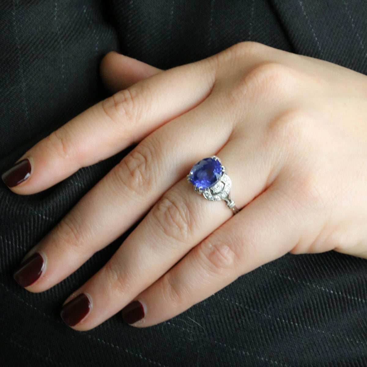 Bague en platine, saphir et diamants