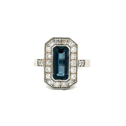 Bague Entourage en or blanc, topaze et diamants