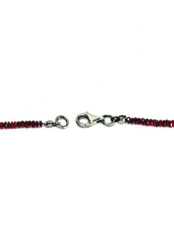Collier de Perles en rubis