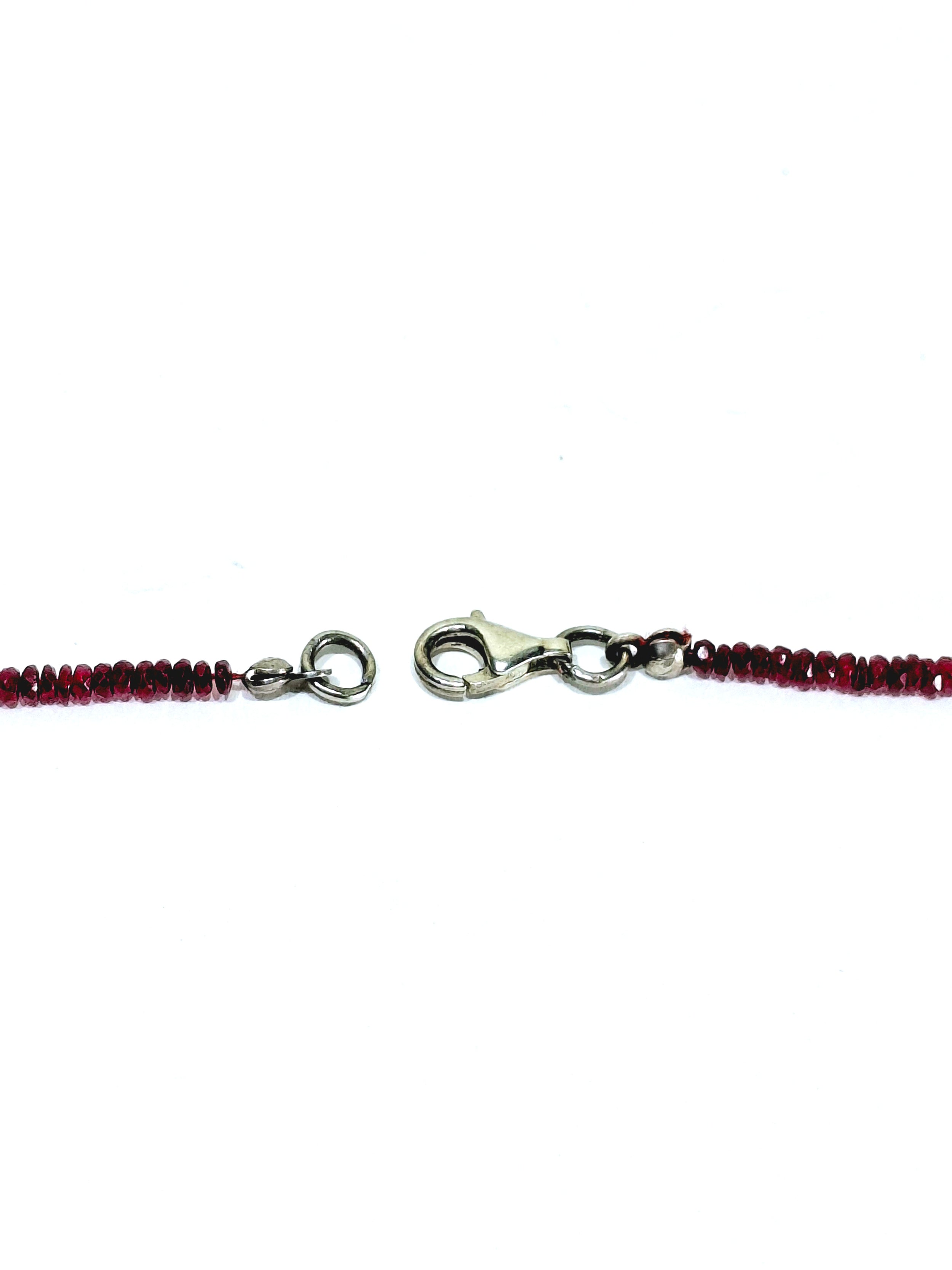 Collier de Perles en rubis