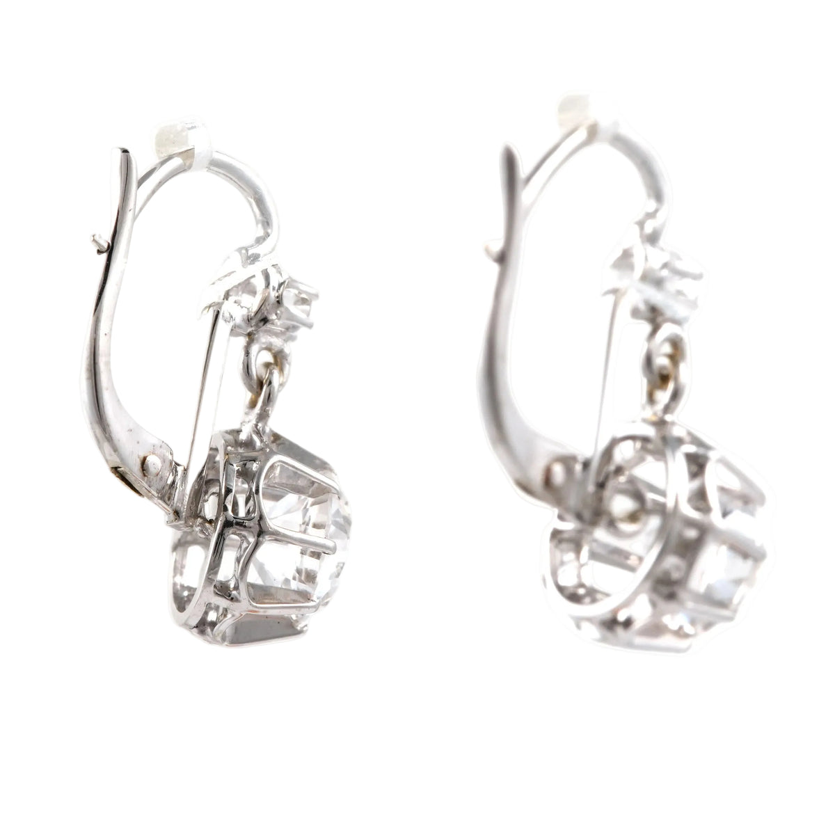 Boucles d'oreilles Dormeuses en or blanc et zirconiums