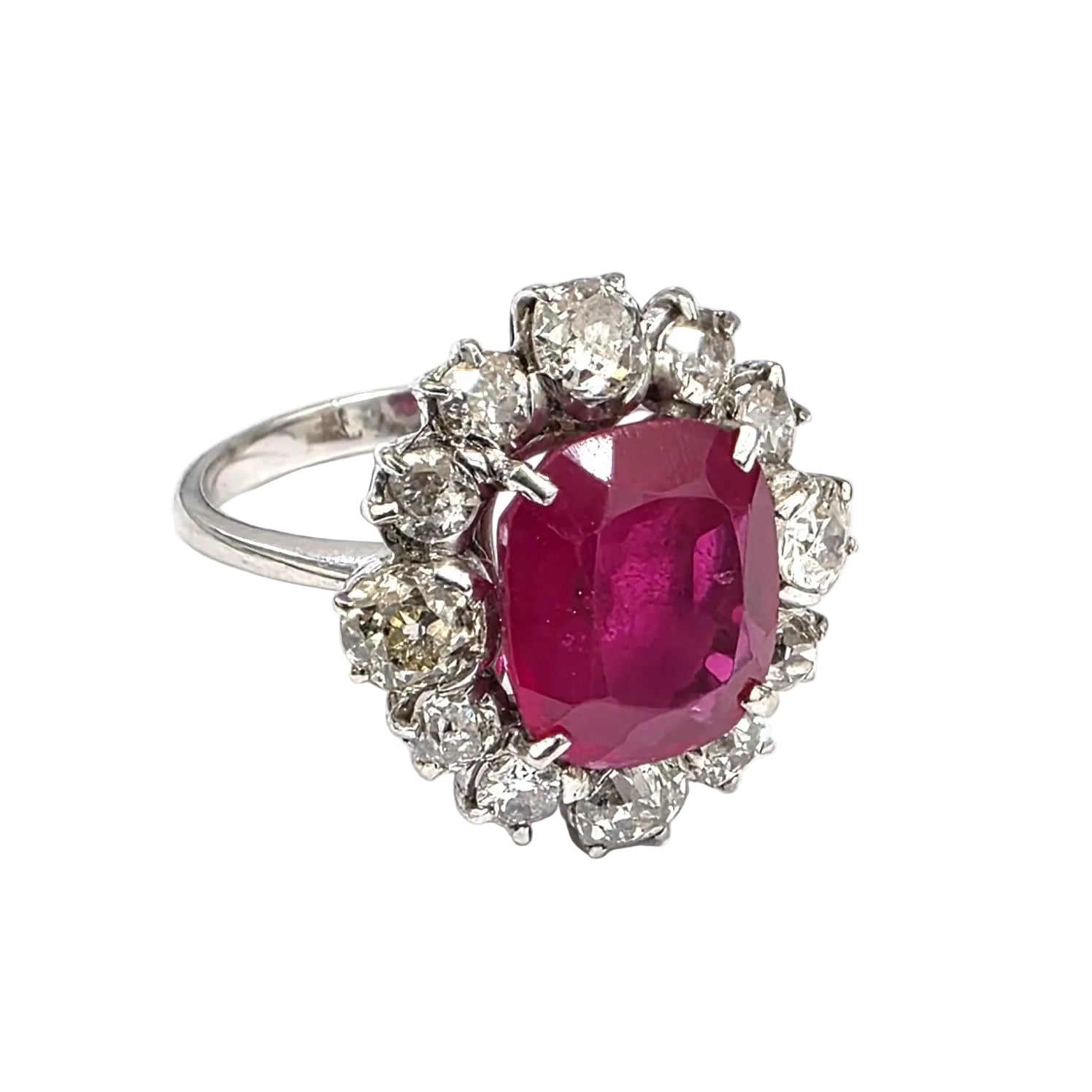 Bague Marguerite en or blanc, rubis et diamants