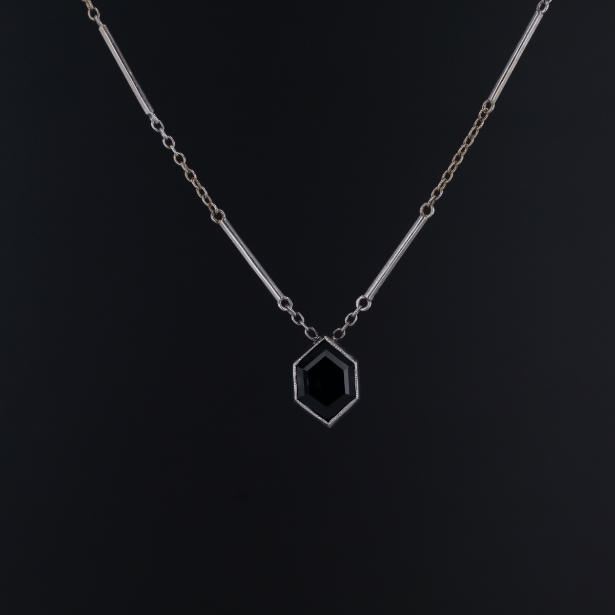 Collier Pendentif en or blanc et saphir