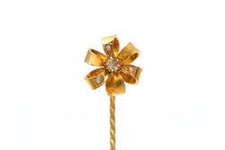 Pique à cravate en or jaune et diamant