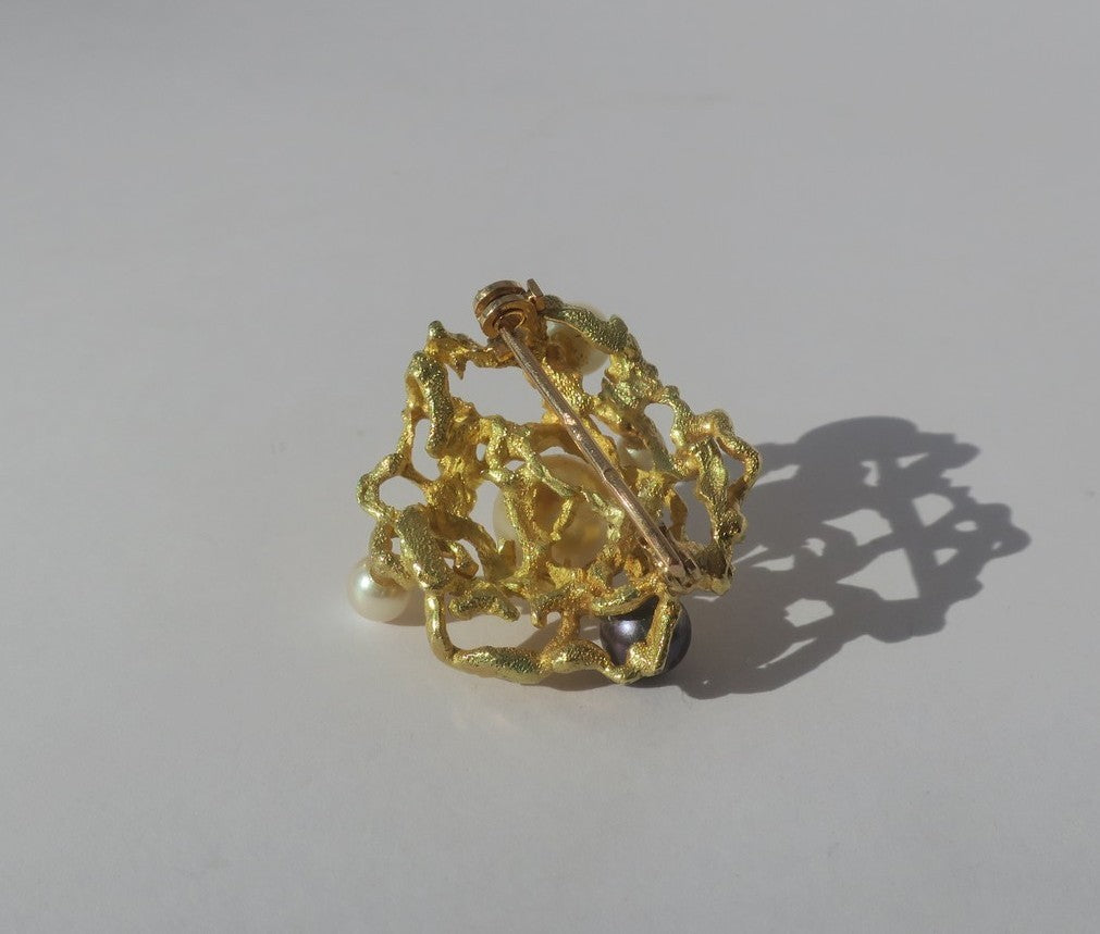 Broche Épingle en or jaune et perles