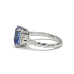 Bague en platine, saphir et diamants