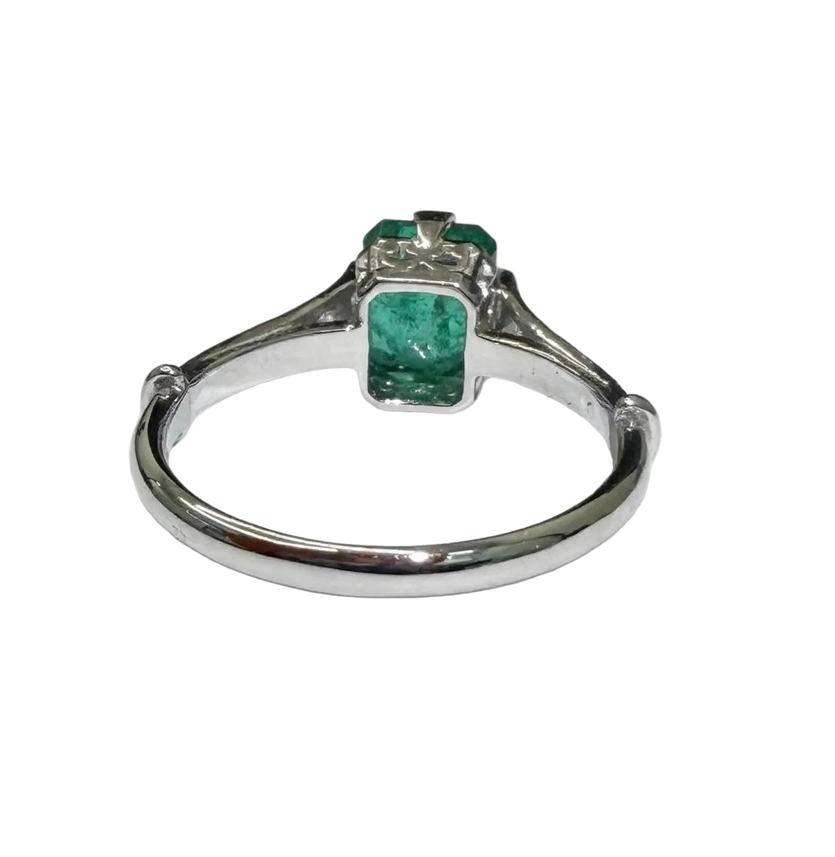 Bague Solitaire en or blanc, émeraude et diamants