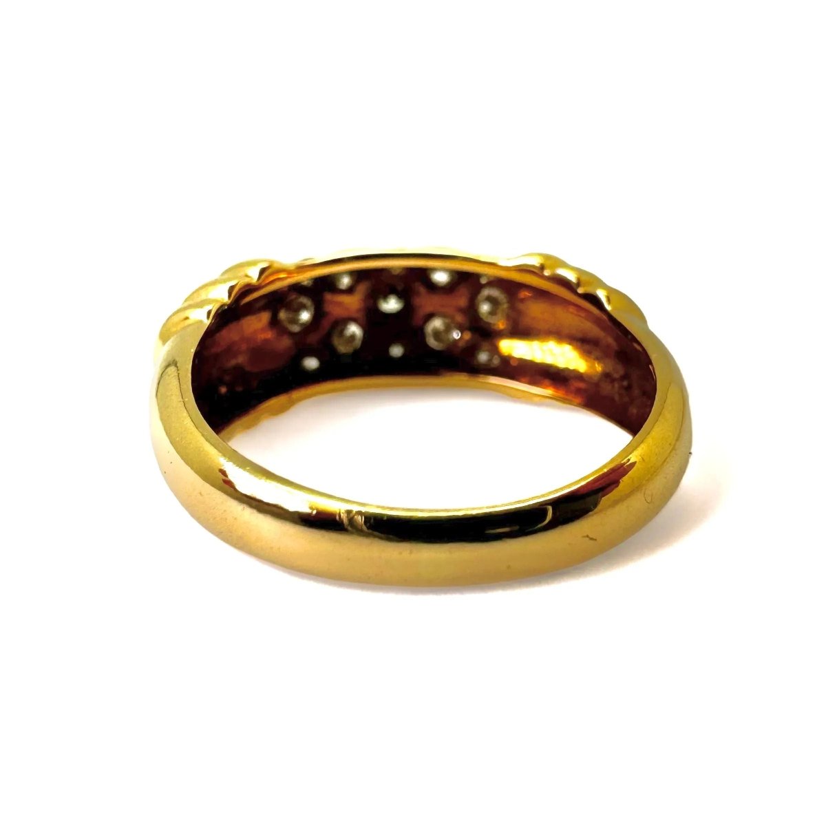 CARTIER Bague jonc résille orné de diamants. - Castafiore