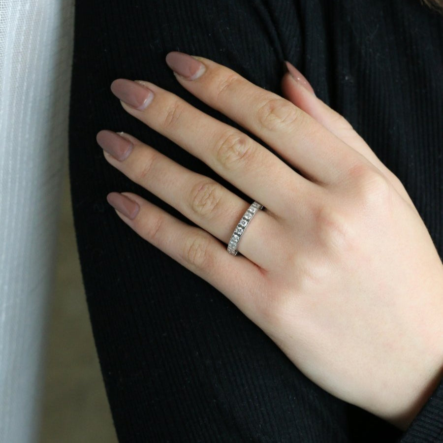 CARTIER Bague Lanière or blanc diamants - Castafiore