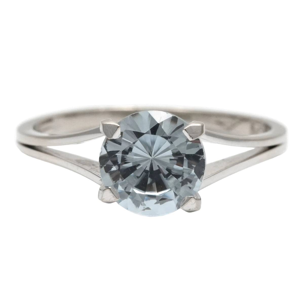 Bague Solitaire en or blanc et aigue-marine